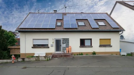 Ansicht - Haus kaufen in Immendingen - Perfekt für die große Familie oder zwei Generationen...