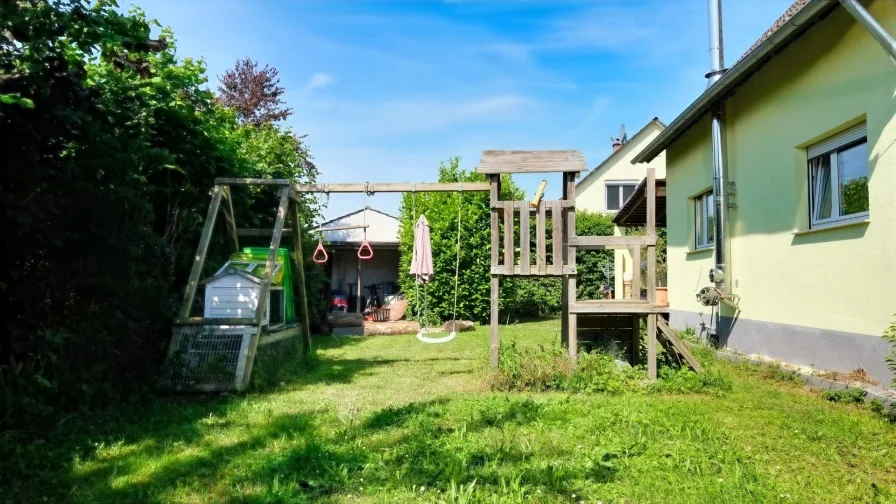 Garten - Haus kaufen in Gottmadingen - Energetisch modernisiert mit tollem Garten...