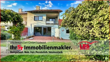 Ansicht - Haus kaufen in Willstätt - Geräumiges Reihenendhaus mit Garten, Garage u. Carport