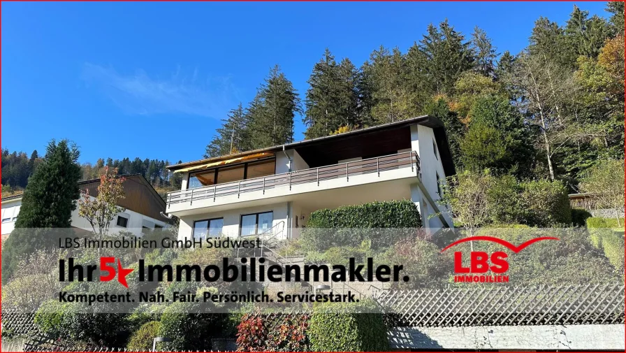 Ansicht - Haus kaufen in Wolfach - Charmantes Einfamilienhaus mit herrlichem Ausblick