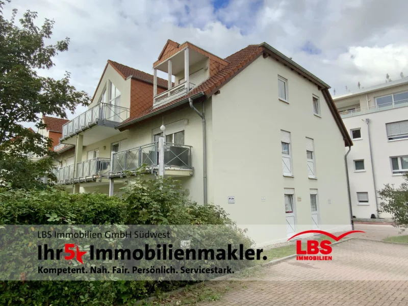 Rückseite Gebäude - Wohnung kaufen in Wiesloch - Gut vermietete Wohnung mit Balkon, Stellplatz & Garage