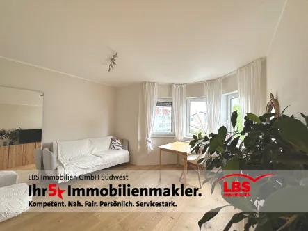 Büro/Gästezimmer - Wohnung kaufen in Waghäusel - 4 Zimmerwohnung aufgeteilt in 2 Wohnungen