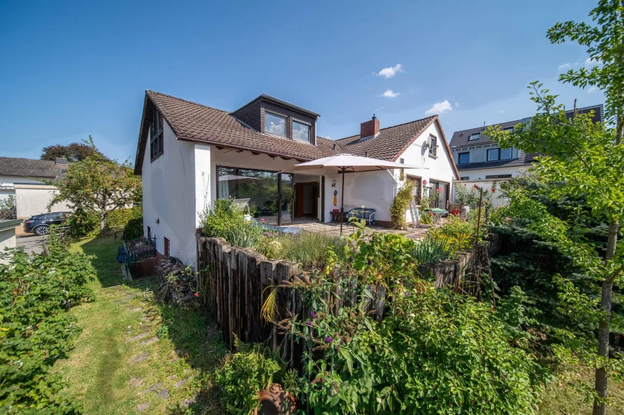 Gebäude im Grünen - Haus kaufen in Waldesch - Wohnen im Grünen !