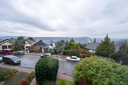 Ausblick auf die Umgebung - Haus kaufen in Koblenz - Hochwertiges Zweifamilienhaus in begehrter Lage!