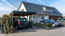 Carport zur Wohnung