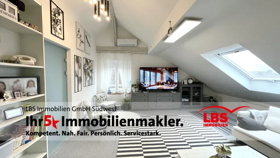 Wohnzimmer - Wohnung kaufen in Stutensee - Modernisiert & lichtdurchflutet – Hochwertige Wohnung in Staffort