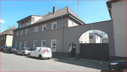 Straßenansicht - Haus kaufen in Ludwigshafen - *** Topzustand! Starke Kapitalanlage in Lu-Oppau! ***