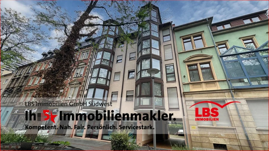 Straßenansicht - Wohnung kaufen in Ludwigshafen - *** Leerstehende und zentrumsnahe 3-ZKB-Balkon ETW ***