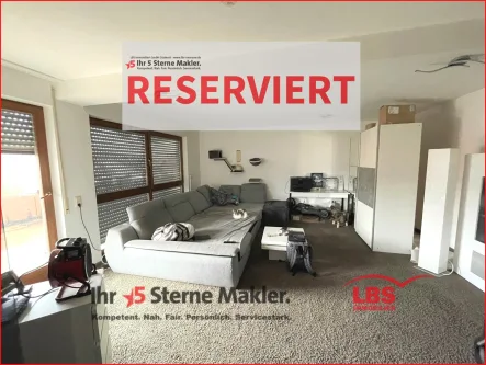 Wohn-, Ess- und Schlafzimmer - Wohnung kaufen in Albstadt - Freies 1-Zimmer-Apartment mit 35 m² großer Terrasse + Carport