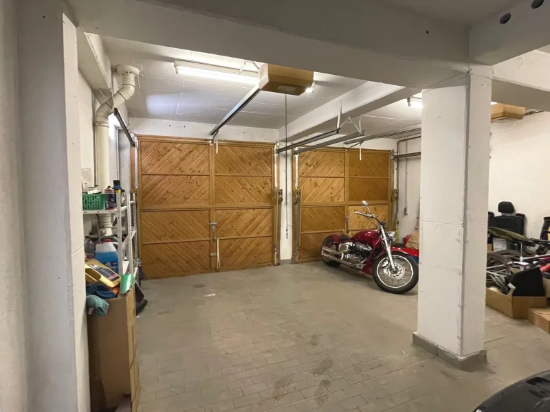 Lange Garage (2 Auto`s)