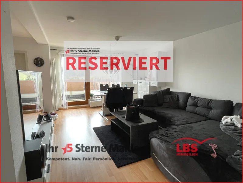 Wohn- + Esszimmer mit Terrasse - Wohnung kaufen in Albstadt - Beziehbare 3-Zimmer-Wohnung mit Balkon und Weitblick, EBK + Garage