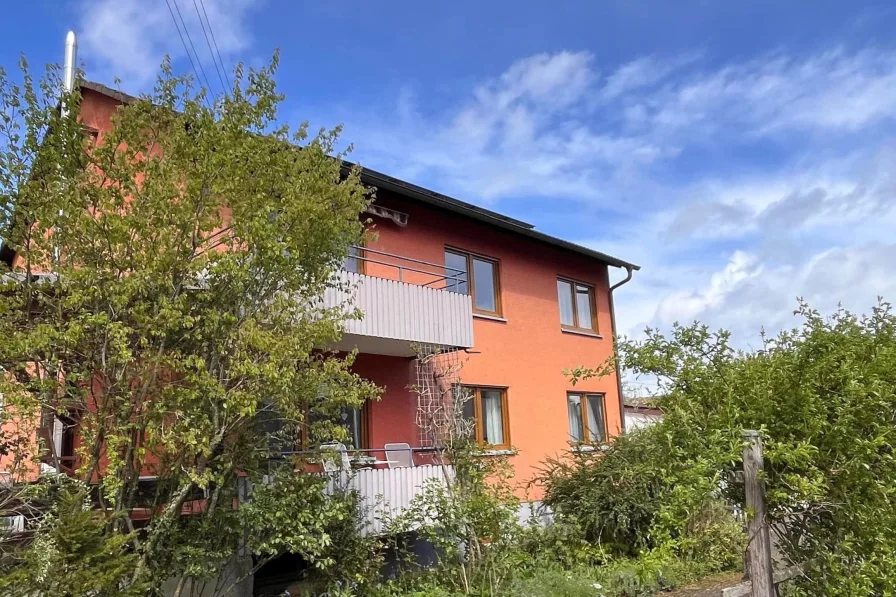 Hausansicht - Haus kaufen in Ofterdingen - Seltene Gelegenheit - das Haus der vielen Möglichkeiten