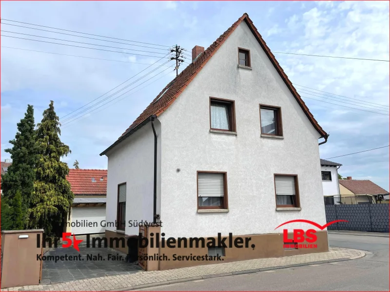 Front - Haus kaufen in Böhl-Iggelheim - EFH mit großem Garten- als Kapitalanlage -