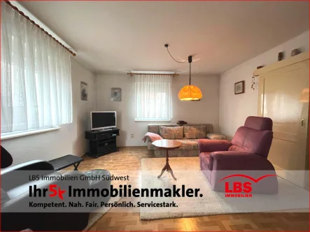 Wohnzimmer - Haus kaufen in Bad Dürkheim - BAD DÜRKHEIM - Einfamilienhaus auf Erbpachtgrundstück