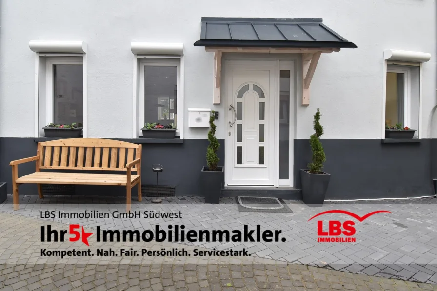Modernes Reihenhaus - zentral - Haus kaufen in Lahnstein - Liebevoll und modern saniertes Reihenendhaus