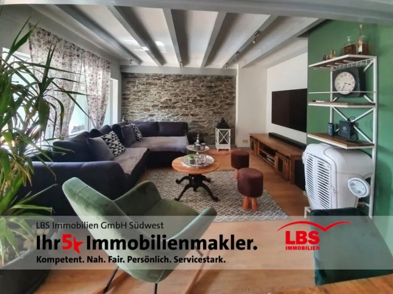 Wohnzimmer - Haus kaufen in Neuwied - Wohnhaus mit Charakter & Charme + Einliegerwohnung