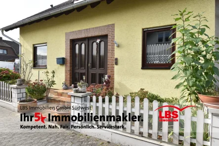 Wohnhaus - Haus kaufen in Neuwied - Reihenendhaus mit Potenzial in beliebter Wohnlage