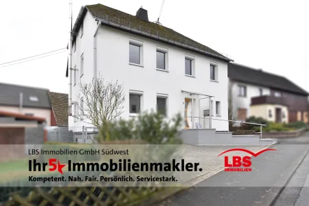 Wohnhaus - Haus kaufen in Roßbach - Großes Einfamilienhaus mit Scheune