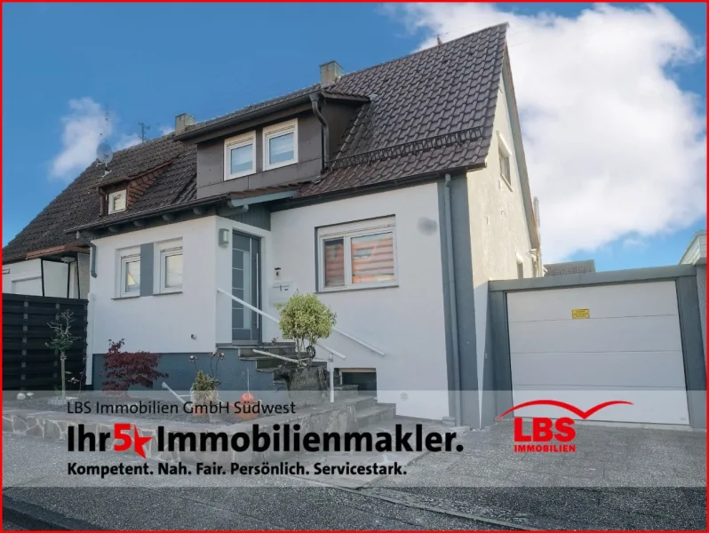 Herzlich Willkommen! - Haus kaufen in Birkenfeld - DHH mit Garten, Pool und großer Garage zum Verlieben!