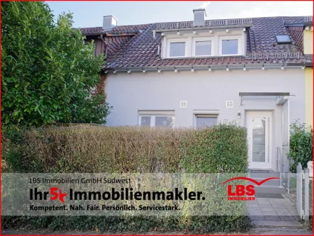 Willkommen Zuhause! - Haus kaufen in Pforzheim - Reihenmittelhaus mit Garten ideal für Familien