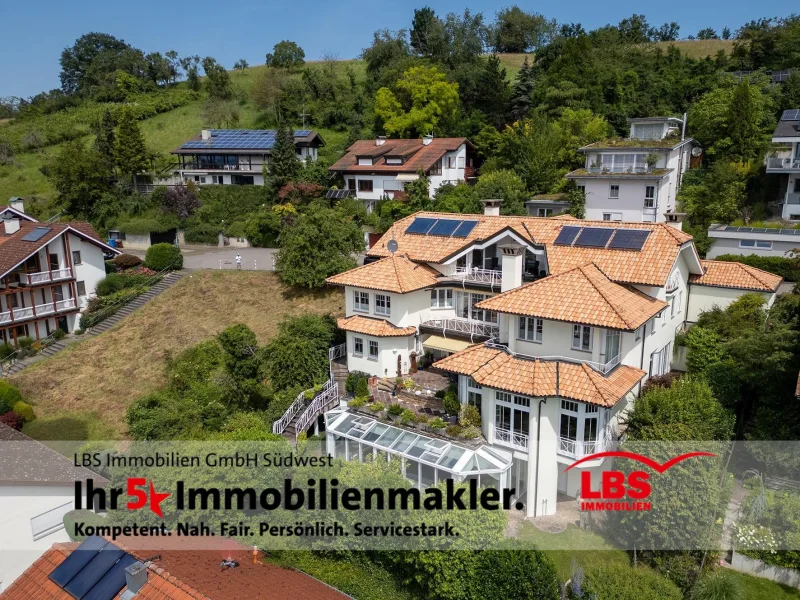 Luftaufnahme - Haus kaufen in Radolfzell - Mediterrane Villa mit Seeblick und Pool