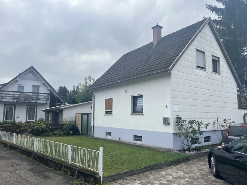 Ansicht - Haus kaufen in Rastatt - Kleines Baujuwel in ruhiger Lage