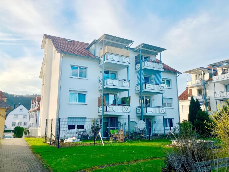 Die Hausansicht - Wohnung kaufen in Schopfheim - Hochwertig renovierte Dachgeschosswohnung mit Ausblick