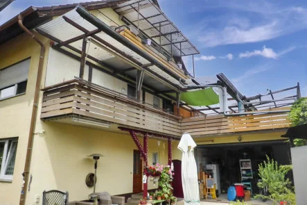 Blick zu Balkon u.Dachterrasse - Wohnung kaufen in Lörrach - Großzügige Wohnung mit guter Anbindung