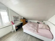 Ein Zimmer im DG