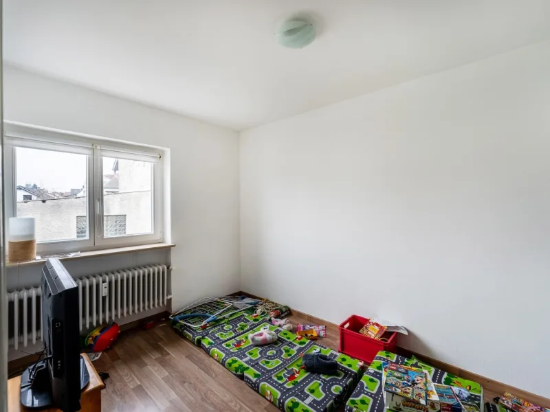 Kinderzimmer/Büro im EG