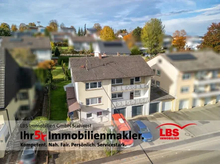 Ansicht  - Haus kaufen in Emmingen-Liptingen - Ihr neues Zuhause: Zweifamilienhaus mit Stellplatzvielfalt 