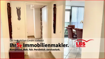 Flur Schlafzimmer - Wohnung kaufen in Ludwigshafen - FREI ab sofort.Moderne, helle 3 Zimmer- ETW mit fantastischer Aussicht und einem PKW-Stellplatz