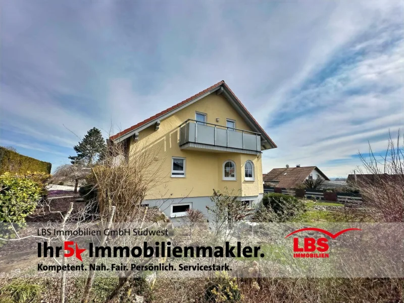 Hausansicht - Haus kaufen in Mühlingen - Einfamilienhaus mit neuer Photovoltaikanlage 