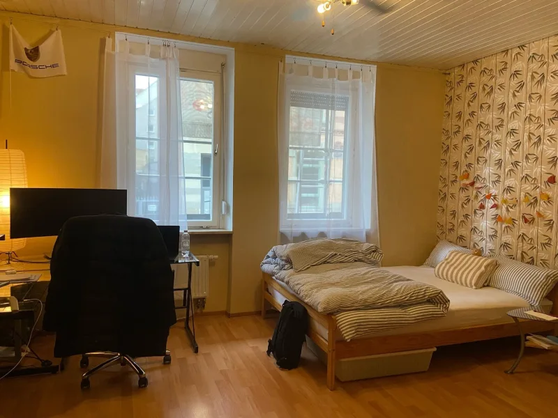 Schlafzimmer 1 - Wohnung kaufen in Stuttgart - 3-Zimmer Wohnung in zentraler Lage von Stuttgart
