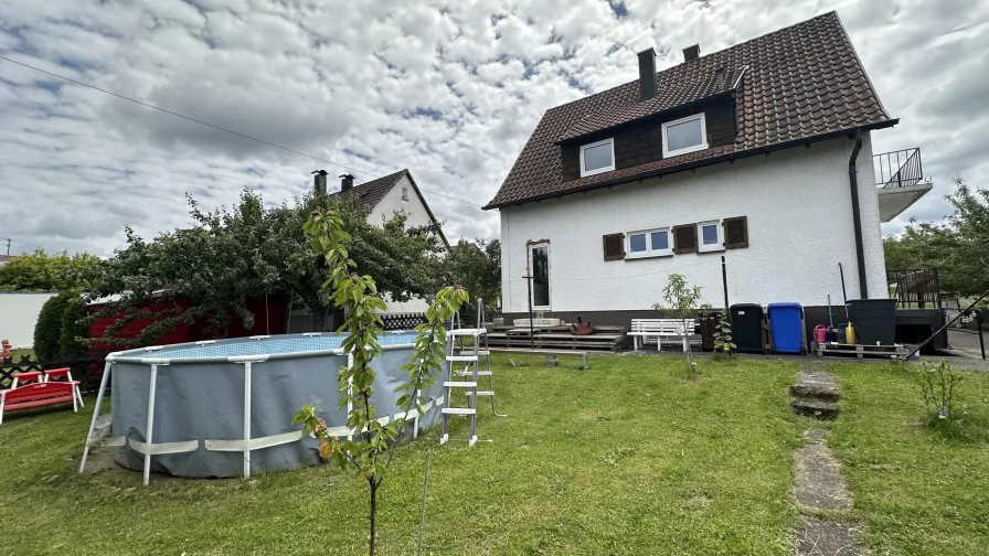 Hausrückseite / Garten 