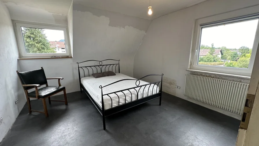 Schlafzimmer (DG)