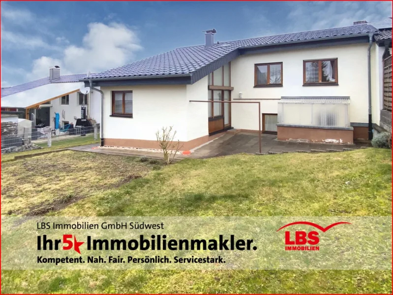 Südansicht - Haus kaufen in Gosheim - Schönes Einfamilienhaus mit Flair!