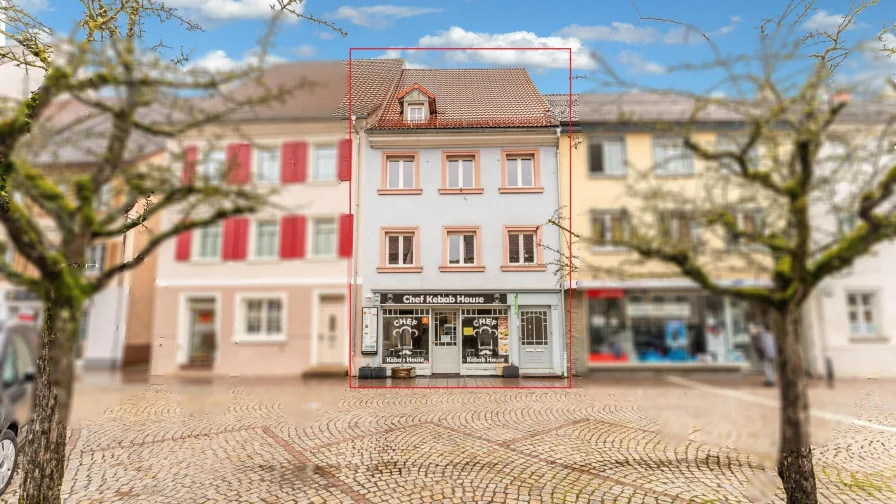 Ansicht Haupthaus - Haus kaufen in Hüfingen - Zwei Häuser, eines nicht ausgebaut - Wohnen und Investieren mitten in der Hüfinger Innenstadt.