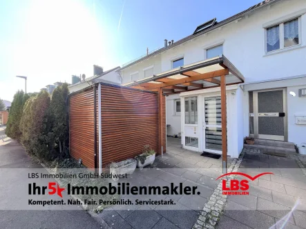 Eingangsseite - Haus kaufen in Kirchheim - Kleines  gemütliches RMH in bester Lage! Renoviert! 