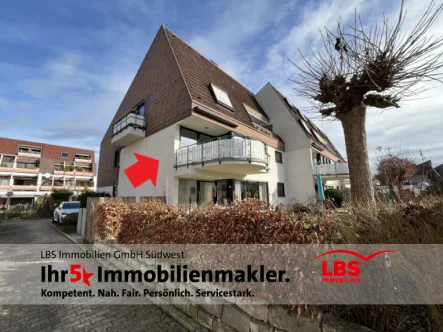 026 - Wohnung kaufen in Wendlingen - Großz. 4,5 Zi.-ETW in ruh. sonn. Höhenlage! 4-Fam.-Haus