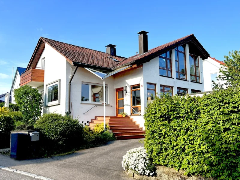 Ansicht 4 - Haus kaufen in Aichwald - Freistehendes Einfamilienhaus in ruhiger, sonniger Aussichtslage! Garage, Carport, Stellplatz, 6 Zi.