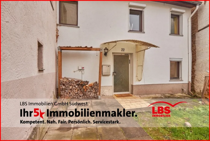 Frontansicht - Haus kaufen in Bad Kreuznach - Kleines sanierungsbedürftiges Einfamilienhaus ruhig gelegen, mit schönem Garten 