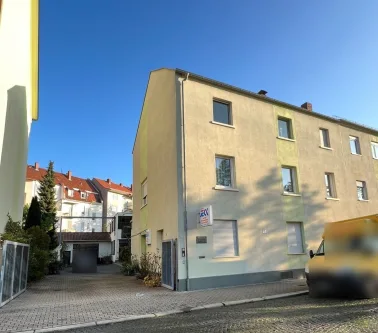 Strassenansicht - Haus kaufen in Worms - Gewerbeobjekt mit Büro u. 2 - Familienhaus!