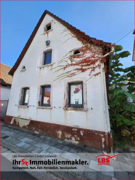Hausansicht - Haus kaufen in Kuhardt - Handwerker aufgepasst! Ihr Traum vom Eigenheim!!!