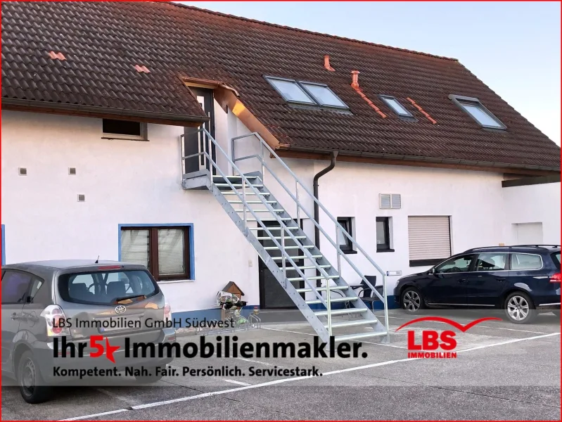 Frontansicht - Haus kaufen in Stutensee - Mehrfamilienhaus mit 4 Wohneinheiten und Bauplatz!