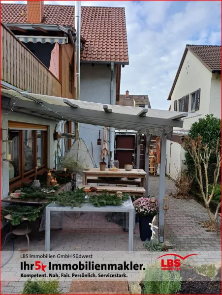 Außenbereich - Haus kaufen in Weinheim - Kapitalanlage! Haus mit 3 Wohnungen in Weinheim