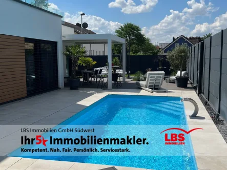 Pool - Haus kaufen in Lampertheim - Zwei-Familienhaus mit Pool–Ideal für Wohnen und Gewerbe