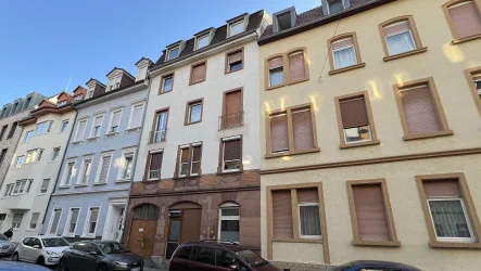 Hausansicht - Haus kaufen in Mannheim - Mehrfamilienhaus in den Quadraten! 