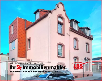 Fassade - Haus kaufen in Pirmasens - Kernsaniertes Altbaukleinod mit Gewerbeeinheit im Sanierungsgebiet SAN20-B5 ohne Denkmalschutz !