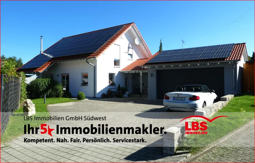 Gesamtansicht mit Doppelgarage - Haus kaufen in Wald - Familienglück! Neuwertig mit Doppelgarage, Garten, PV